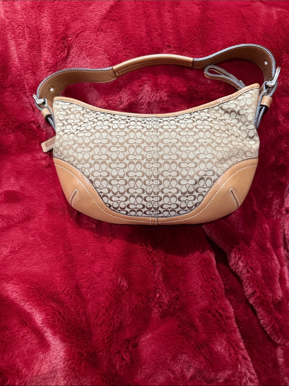 Vintage Coach Beige and Tan Shoulder Bag - Picture 2 of 3